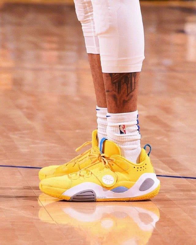 足球鞋选择攻略（足球鞋选购指南）