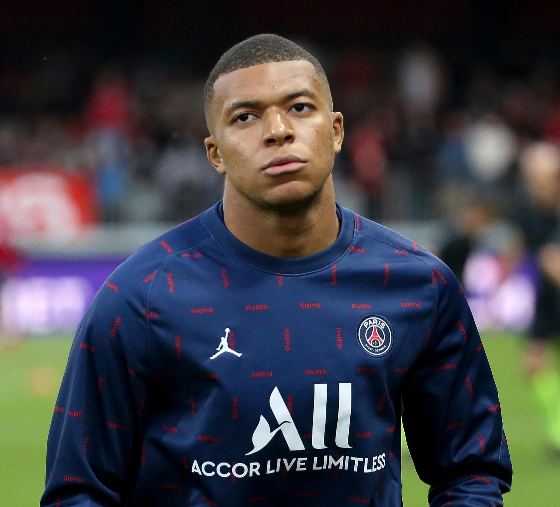 减压，图片报：多特高层几乎每周都与乔布进行单独交流（《图片报》：为减压，多特高层几乎每周与乔布单独沟通）