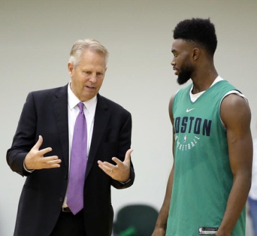 湖人官方：里夫斯遭遇左小腿轻微拉伤，将于1周后复查（湖人官宣：里夫斯左小腿轻微拉伤，预计一周后复查）