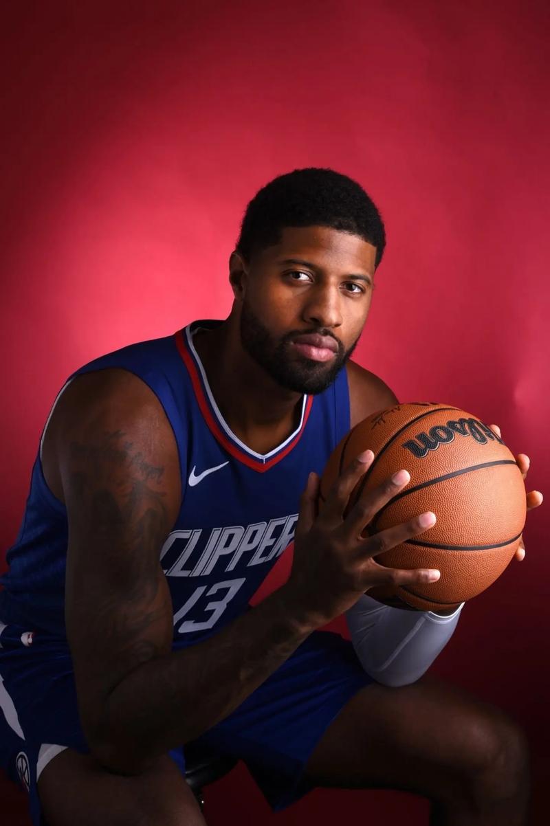 投票调查：巴萨支持率87% 埃因霍温vs马竞得票多（调查显示：巴萨获87%支持，埃因霍温对马竞得票领先）