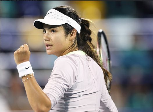 教练夸他“像黄金一样重要”（教练：他的重要性堪比黄金）